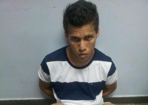 Taxista é preso com drogas